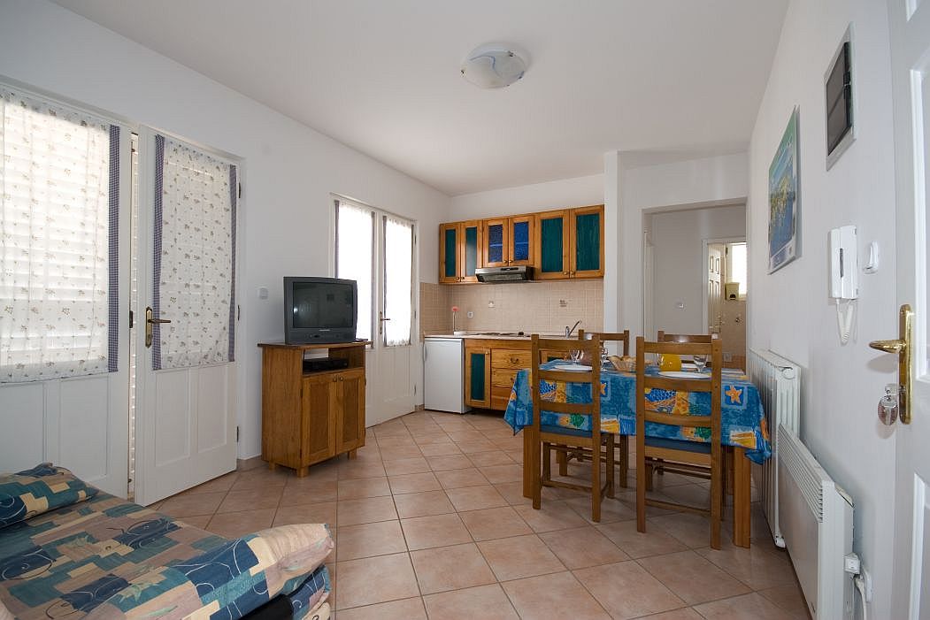 Apartment 1 - Image 8